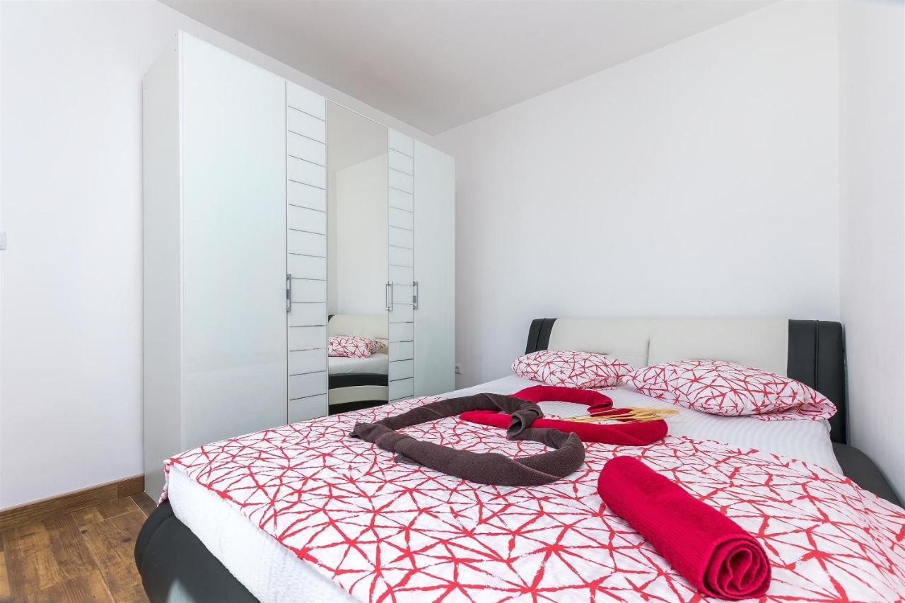 Apartments Lorenzo Lokva Rogoznica Esterno foto