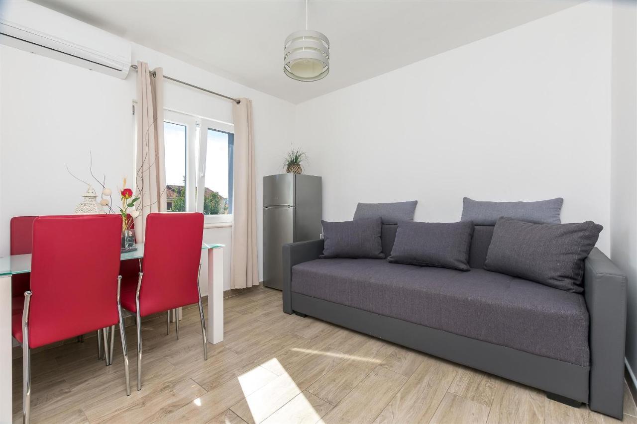 Apartments Lorenzo Lokva Rogoznica Esterno foto
