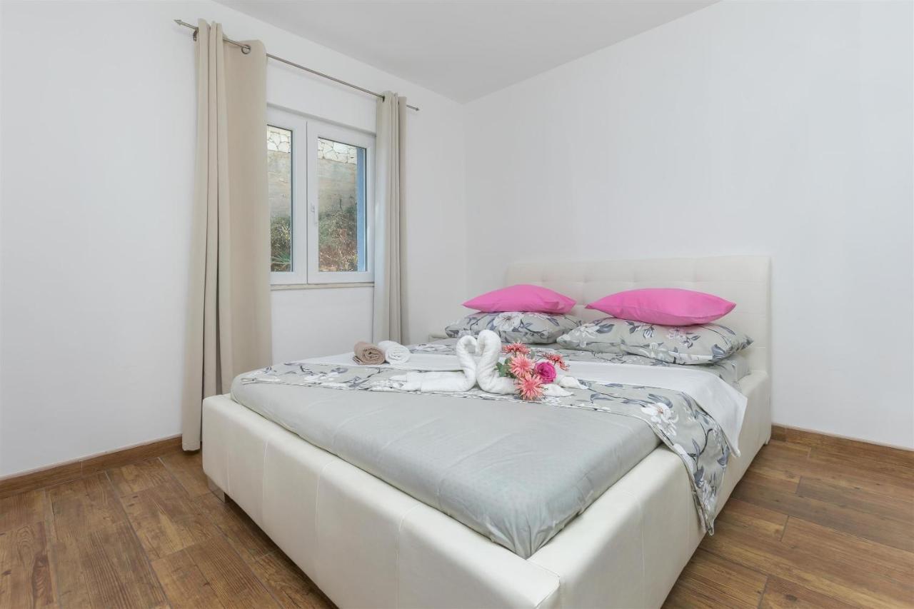 Apartments Lorenzo Lokva Rogoznica Esterno foto