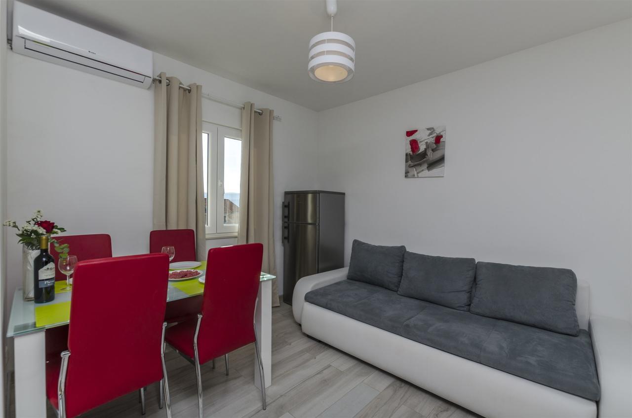 Apartments Lorenzo Lokva Rogoznica Esterno foto
