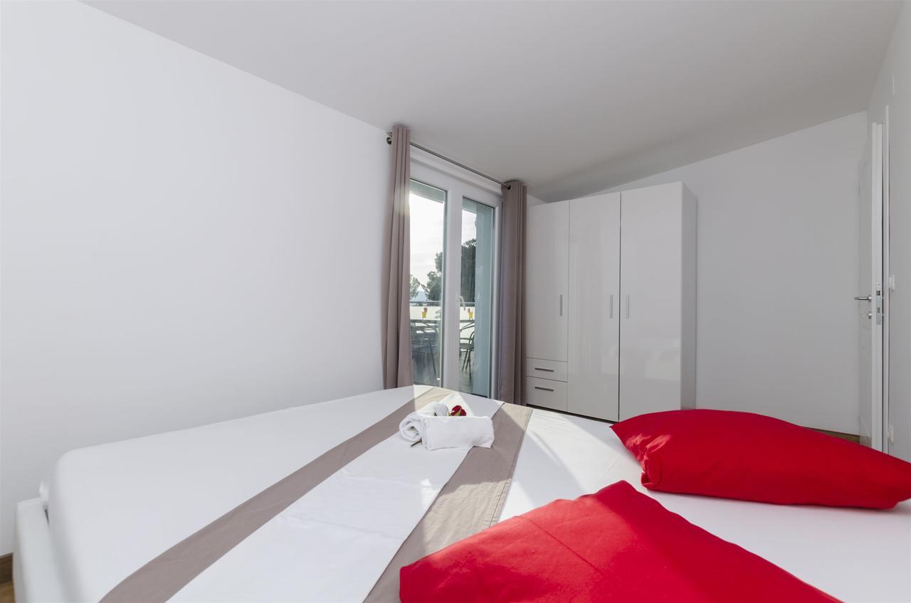 Apartments Lorenzo Lokva Rogoznica Esterno foto